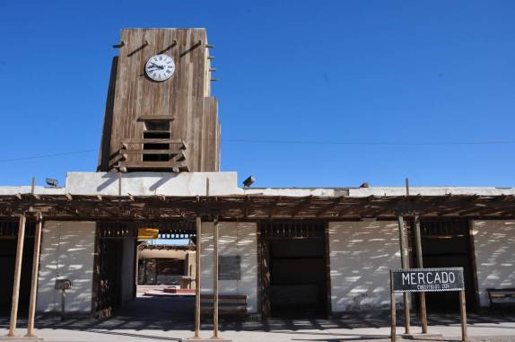 O antigo mercado e sua torre do relógio, em Humberstone, próximo à Iquique - Chile